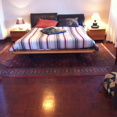 Villa Traditional In S Pedro , Estoril